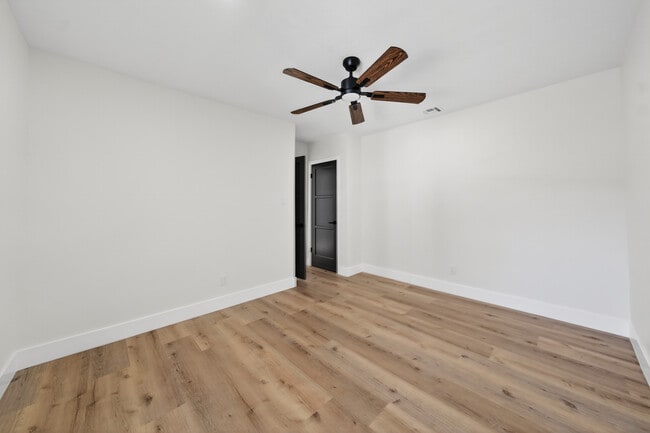 Building Photo - 1667 Valencia Ave