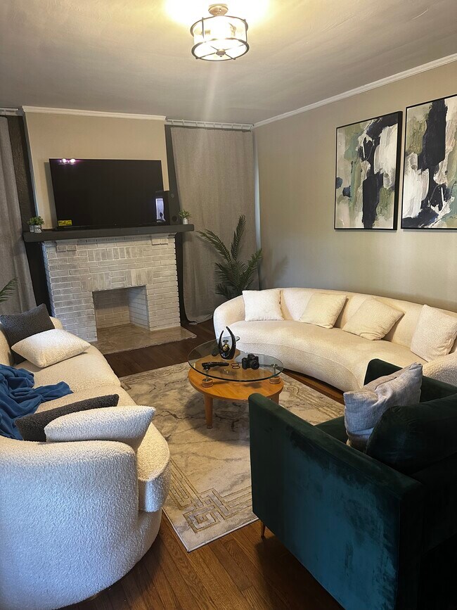 Building Photo - 48 Richmond Ave