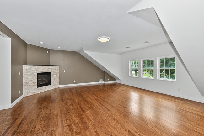 Building Photo - 502A W Garfield Ave