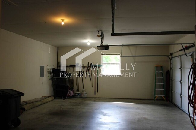 Building Photo - 1114 Garden Cir