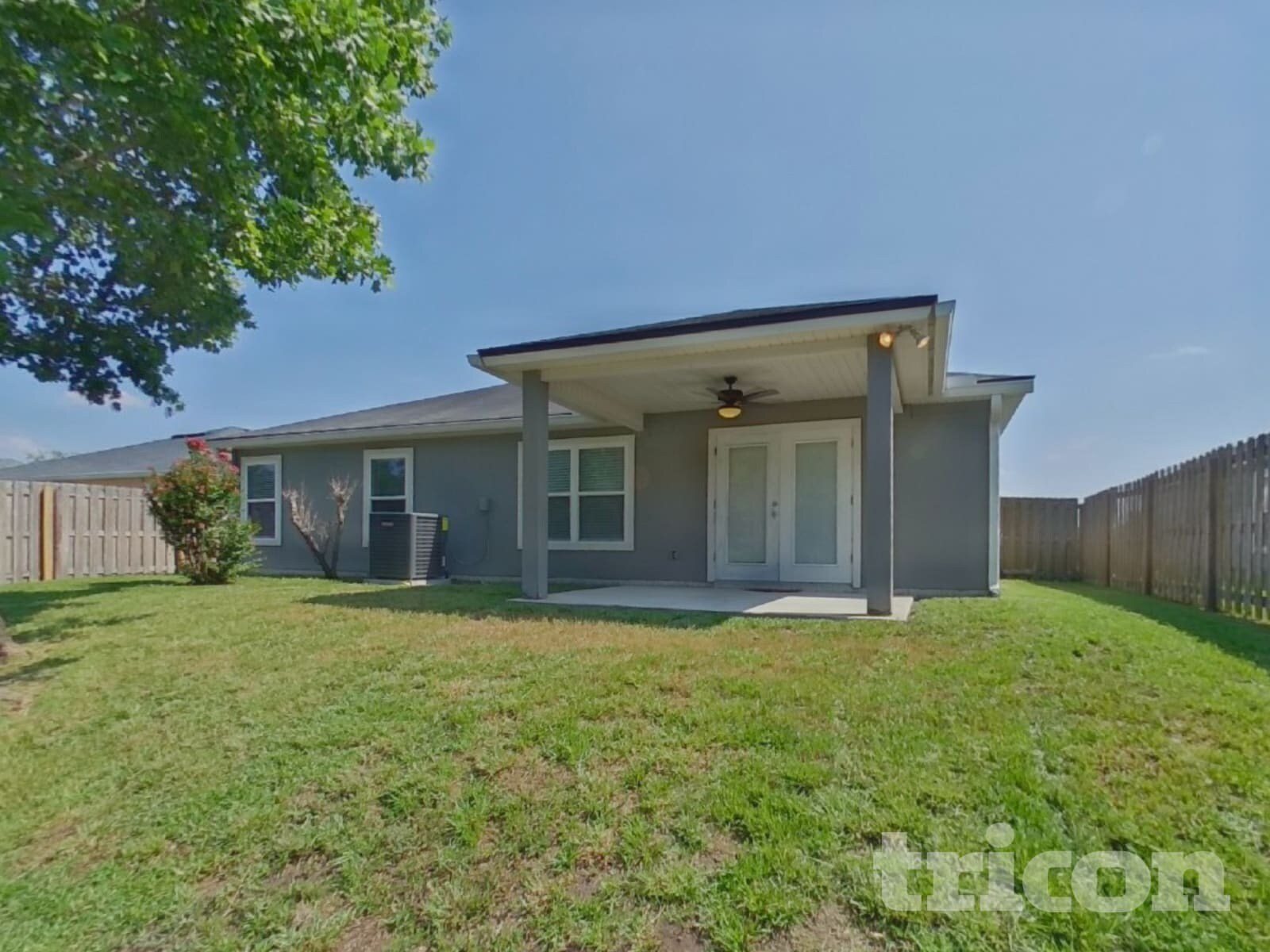 Building Photo - 15180 Bareback Dr