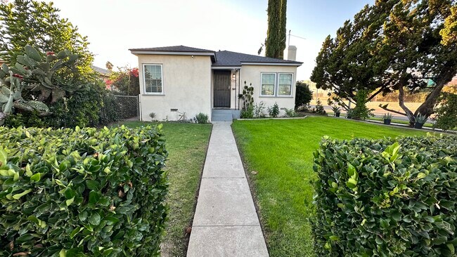 Primary Photo - 1201 S Palm Ave