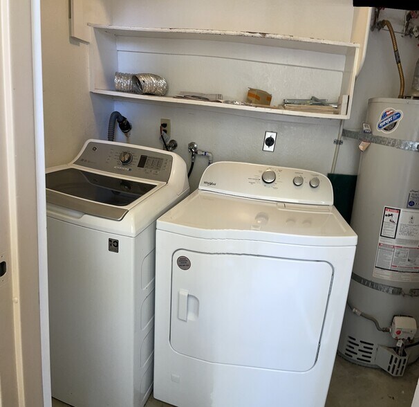 Building Photo - 653 Oak Run Trl