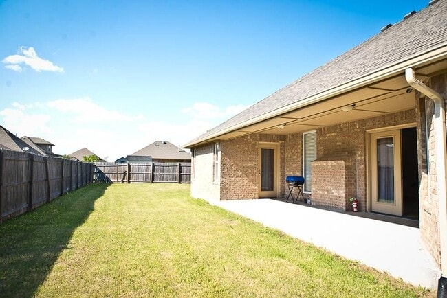 Building Photo - 826 Rickwood Cir