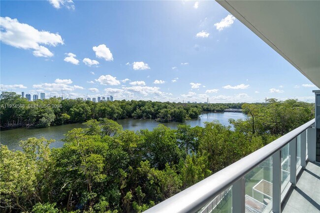 Building Photo - 16385 Biscayne Blvd