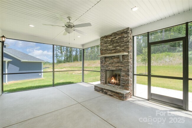 Building Photo - 2567 Cornelius Pl NW
