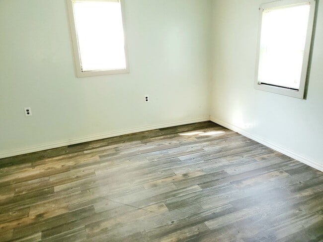 Building Photo - Cute Cottage | Burkburnett