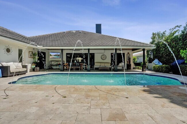 Building Photo - Boca Raton Beautifully Updated 4 Bedroom Pool Home