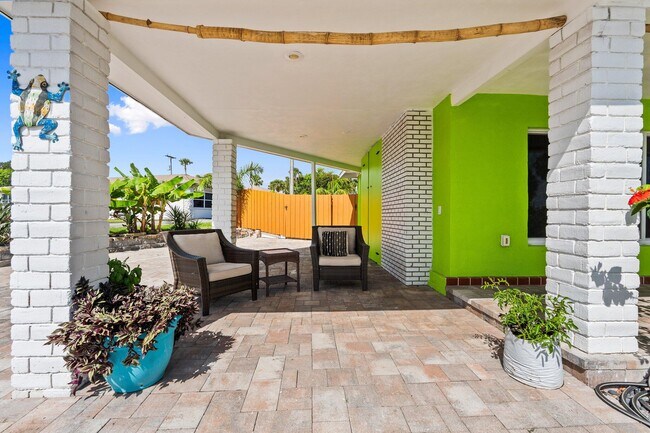 Building Photo - 5203 S Indian River Dr