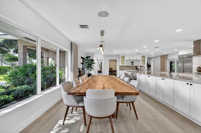 Building Photo - 937 SW 34th Ct