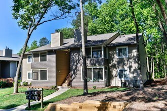 Building Photo - Parkwood
