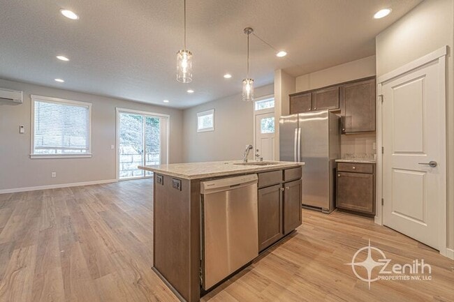 Building Photo - 4916 NE 2nd Ct