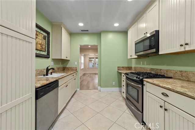 Building Photo - 316 E Foothill Blvd