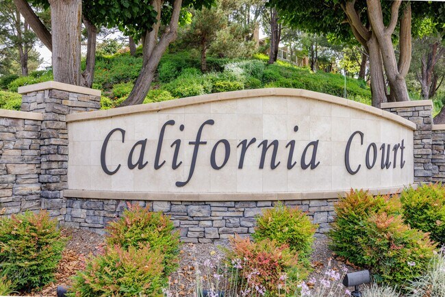Building Photo - Charming Ground-Level Condo in California ...