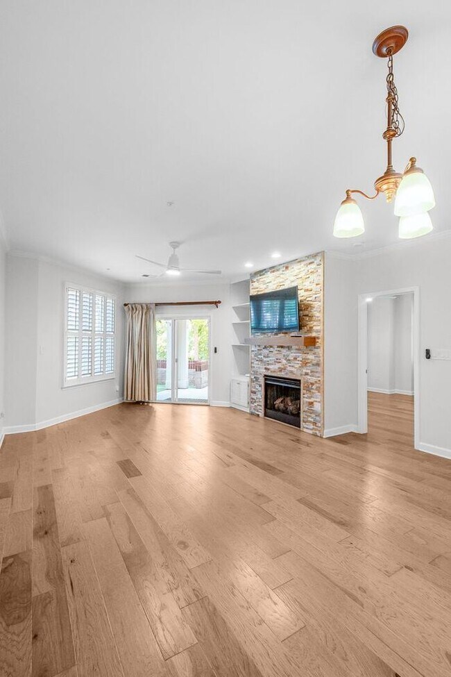 Building Photo - Waterfront Living at Its Finest - Beautifully Remodeled 3BR/2BA, 1st Floor, End Unit Condo on Lak...