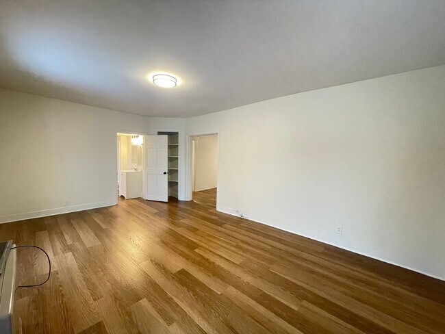 Building Photo - 33 Malvern St