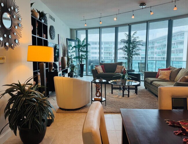 Building Photo - 3333 NE 32nd Ave