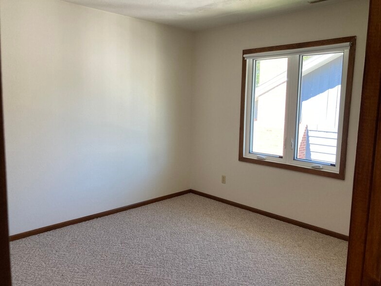 Bedroom 2 - 425 6th Ave NW