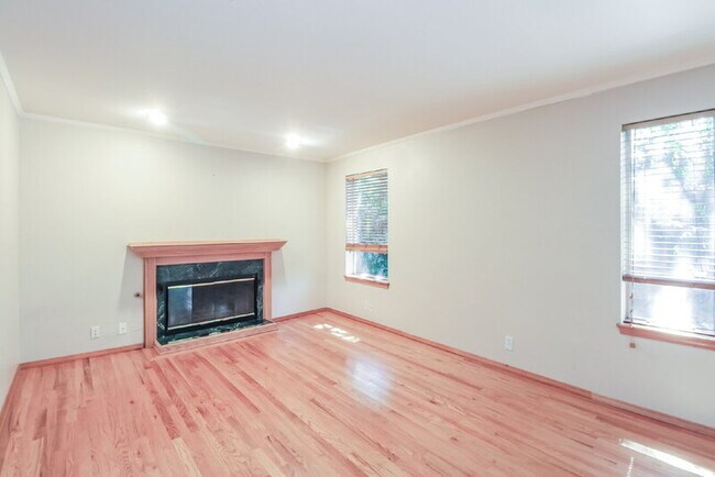 Building Photo - 25719 SE 37th St