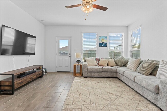 Building Photo - 9658 Caney Trails Rd