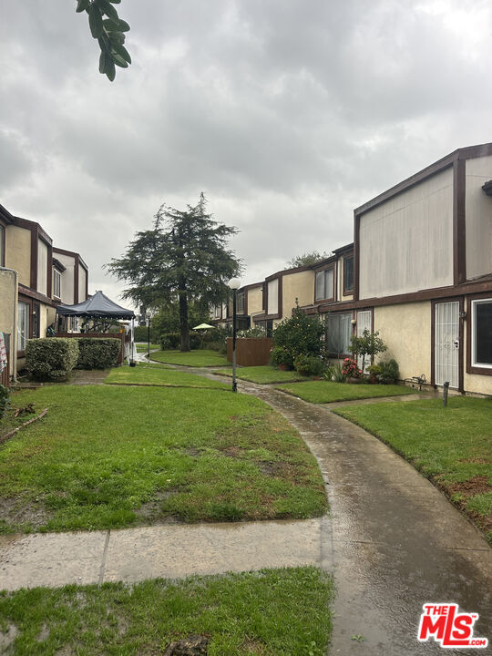 Building Photo - 14501 Tupper St