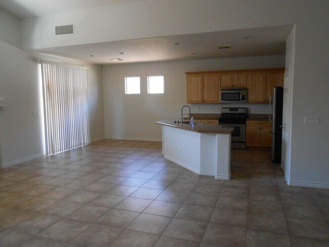 Building Photo - Spacious 1 Story Home in Aliante Gated Com...