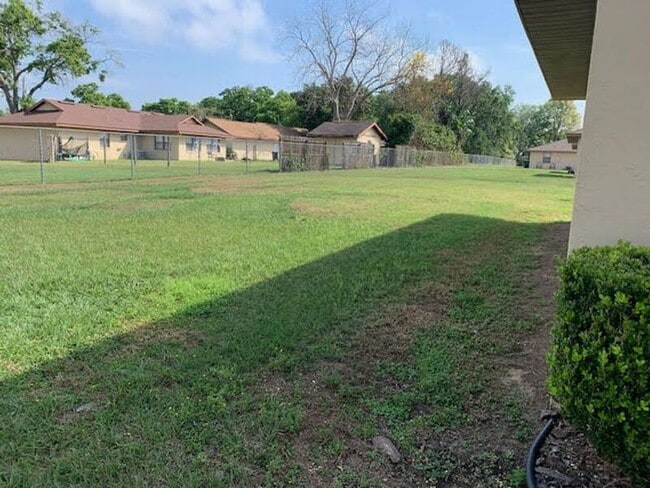 Building Photo - 3922 Spoonbill Ct