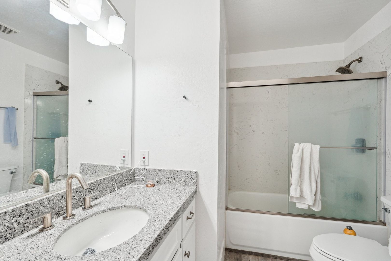 Building Photo - 359 Pantano Cir