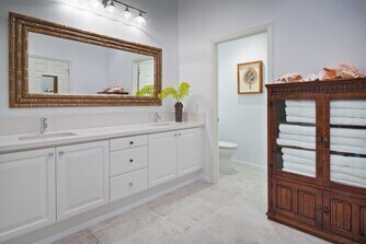 Building Photo - 1102-1102 Olani St