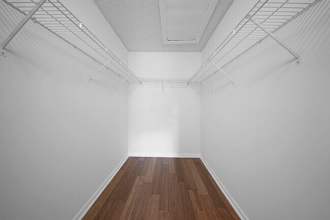 Building Photo - 9480 Boca Cove Cir