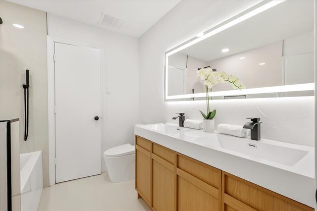 Building Photo - 1203 Edgewood Dr