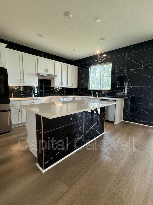 Building Photo - 37489 MacKenzie Dr