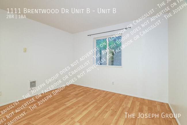 Building Photo - 1111 Brentwood Dr