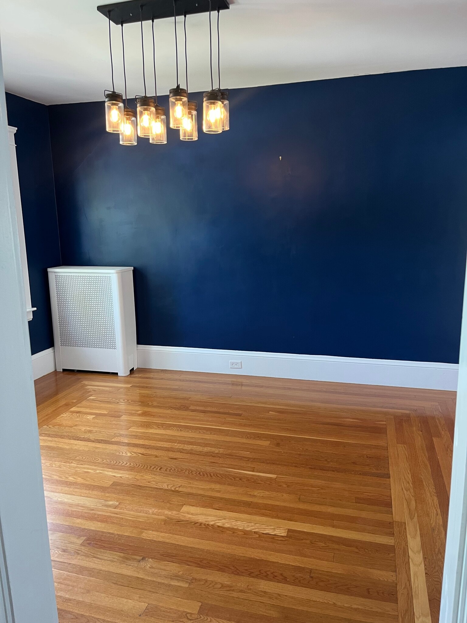 Dining Room Angle 2 - 100 Lauriston St