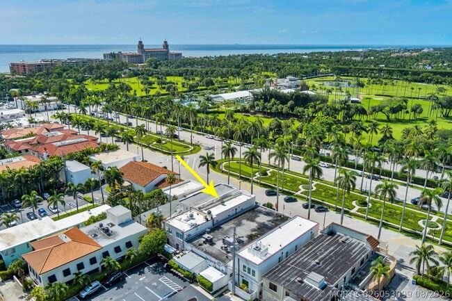 Building Photo - 255 Royal Poinciana Way