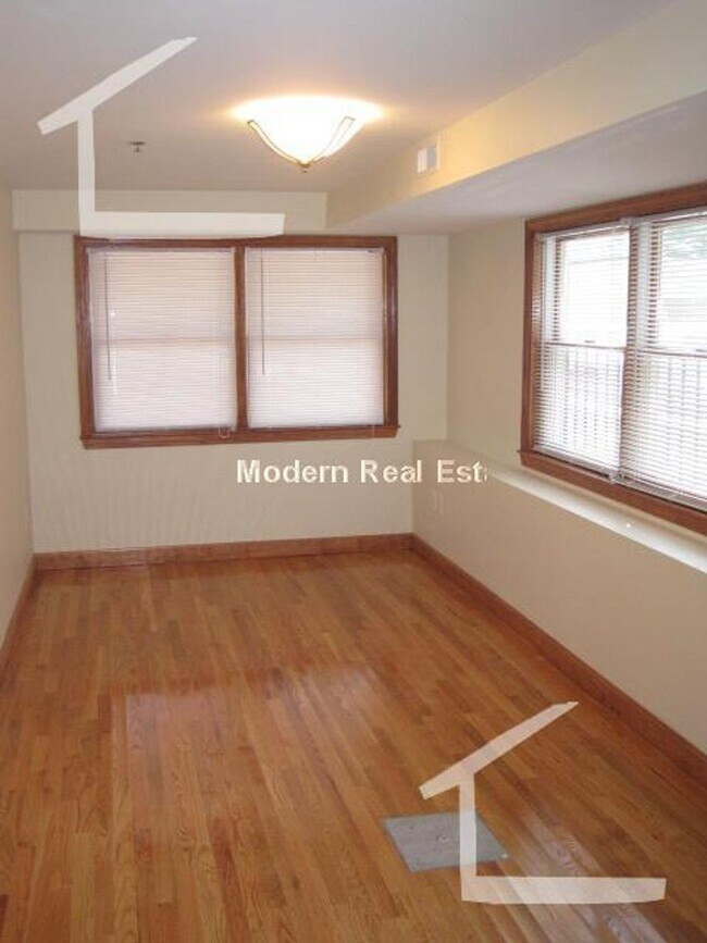 Building Photo - 106 Allston St