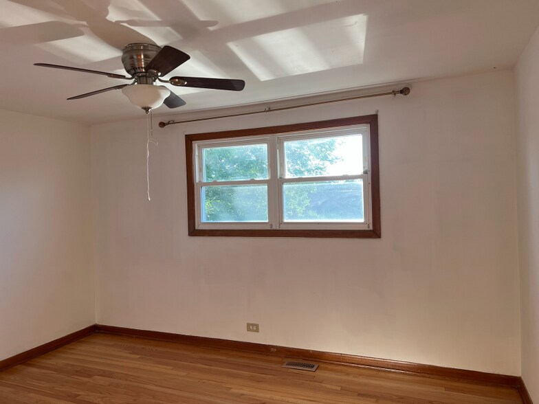 Building Photo - 2403 N Verde Dr