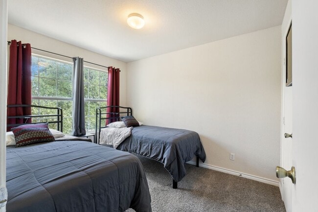 Building Photo - 7807 Kingsbury Wood