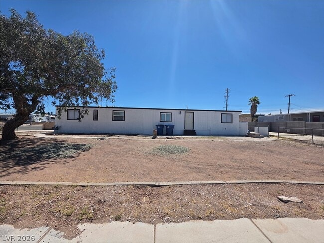 Building Photo - 1121 Pawnee Ln