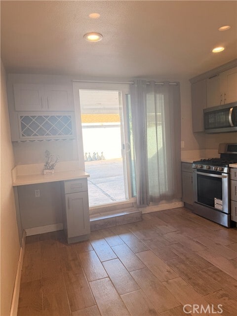 Building Photo - 18631 Warren Ave