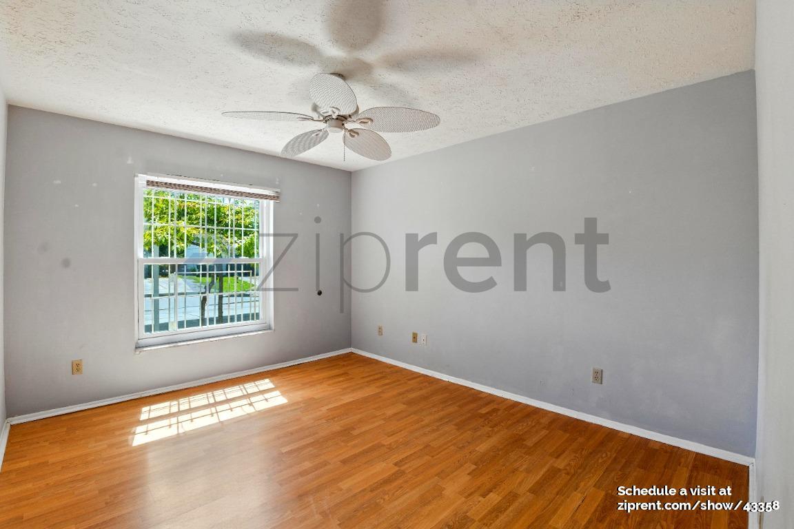 Building Photo - 6805 S Sheridan Rd