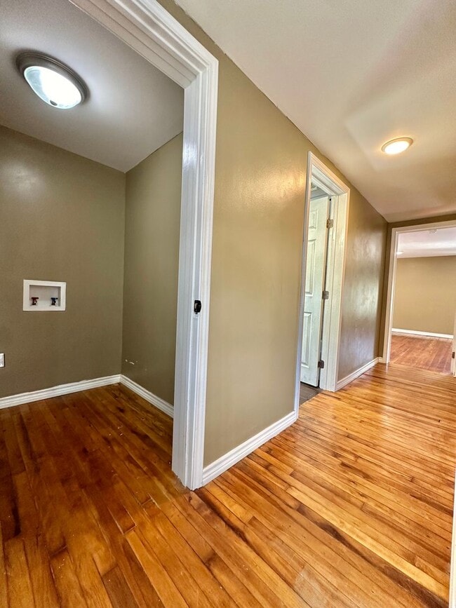 Building Photo - COMING OCTOBER 2025 - Spacious 1-Bedroom A...
