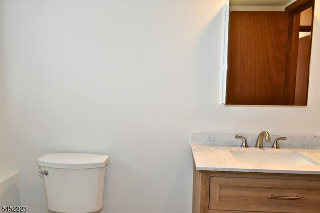 Building Photo - 28 Elmhurst St