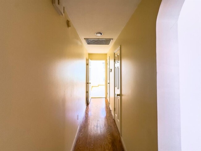 Building Photo - 16714 Colony Terrace Dr