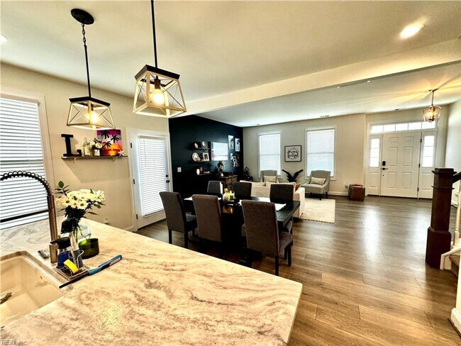 Building Photo - Stunning Modern Haven