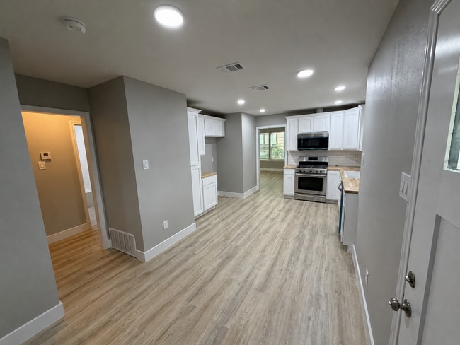 Building Photo - 146 Redrock Dr