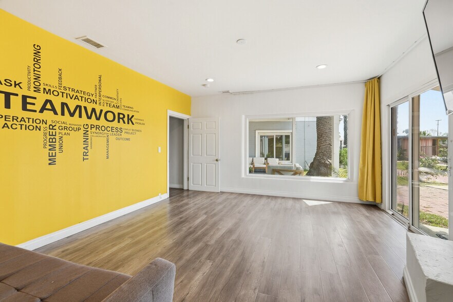 Building Photo - 8647 Corbin Ave