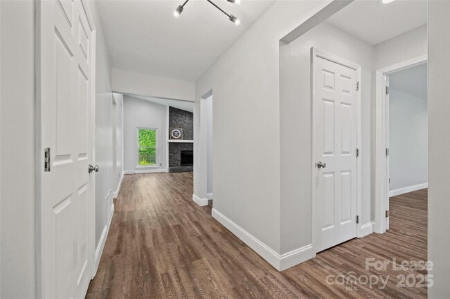 Building Photo - 6801 Stillmeadow Dr