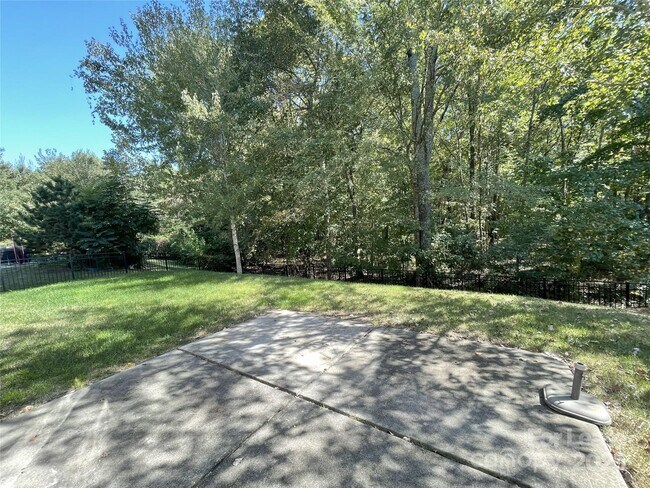 Building Photo - 4934 Mesa Verde Rd