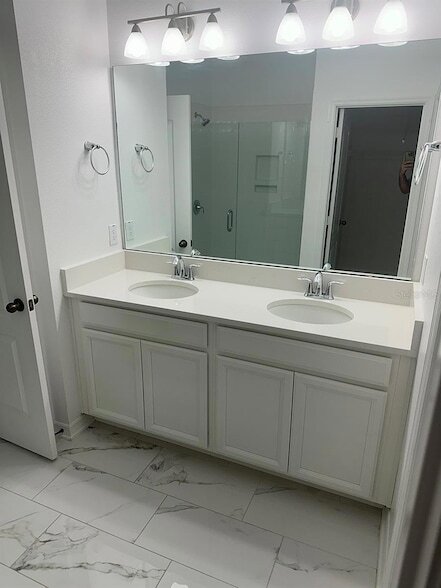 Building Photo - 8247 Bayliss Ct